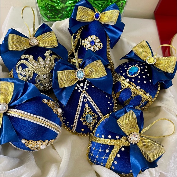 Handmade Christmas tree ornament set 6 Fairytale Navy Velvet Crystal Pearl Decor - Picture 1 of 9